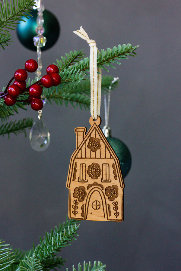 5” Nordic Pattern Wood Ornament - Decorator's Warehouse